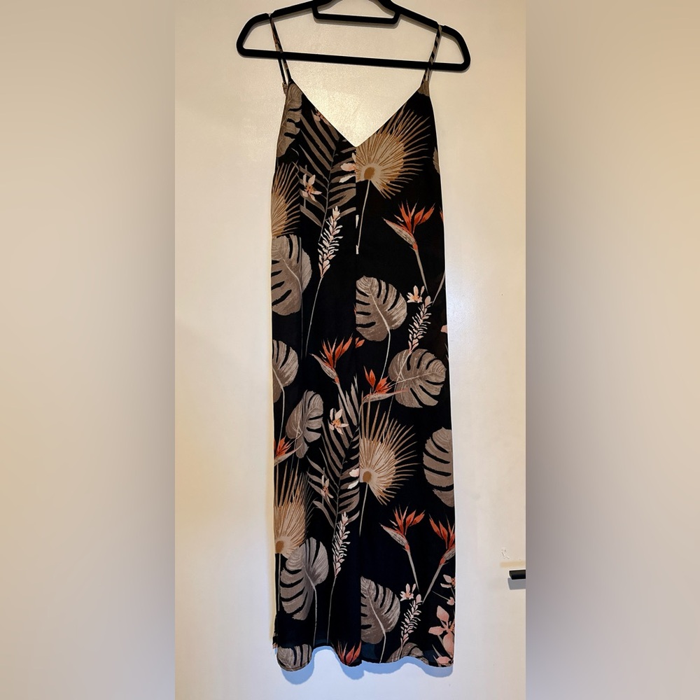 🌴 Black Monstera & Bird of Paradise Print Backless Jumpsuit – Size Medium 🌴